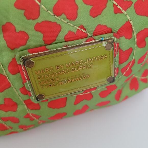 Marc Jacobs Work Supply Cosmetic Pouch Bag Medium Green Red Hearts Zip Nylon - Picture 8 of 10